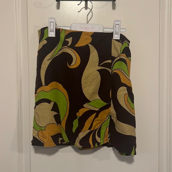 Groovy Urban Outfitters Mini Skirt - Picture 3 of 3